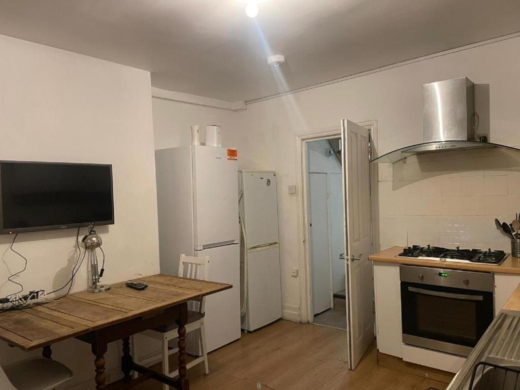 Guest House Balham, South London Spacious, Lambert, 6 Rooms Available Номер фото