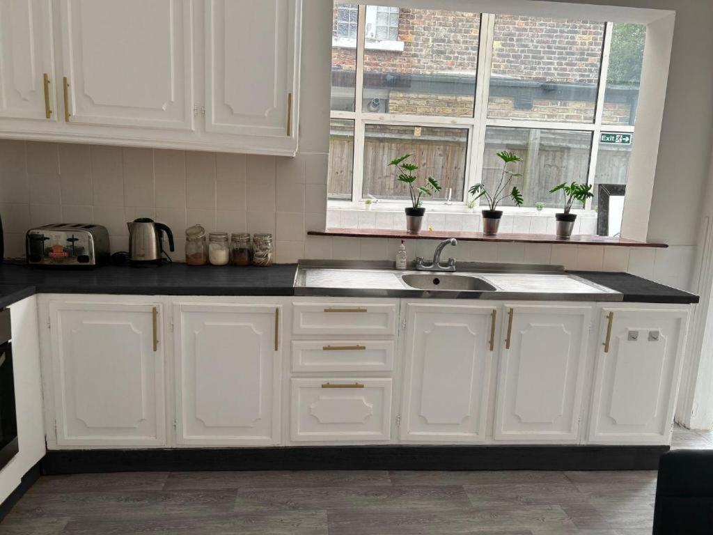 Guest House Balham, South London Spacious, Lambert, 6 Rooms Available Номер фото