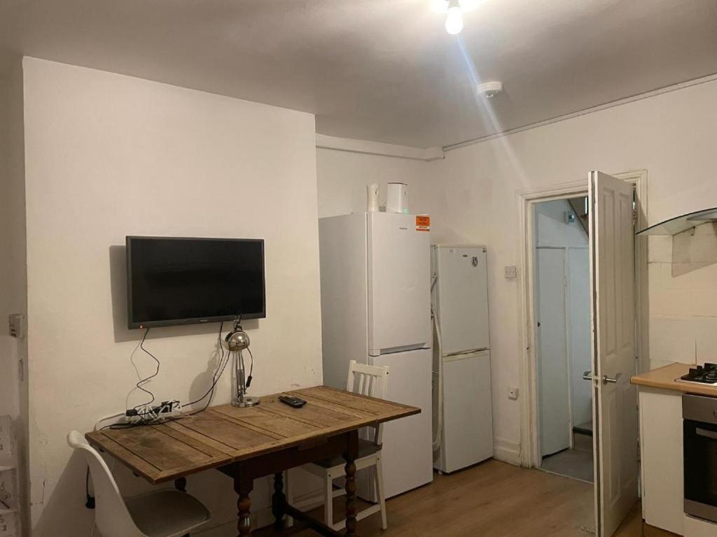 Guest House Balham, South London Spacious, Lambert, 6 Rooms Available Номер фото